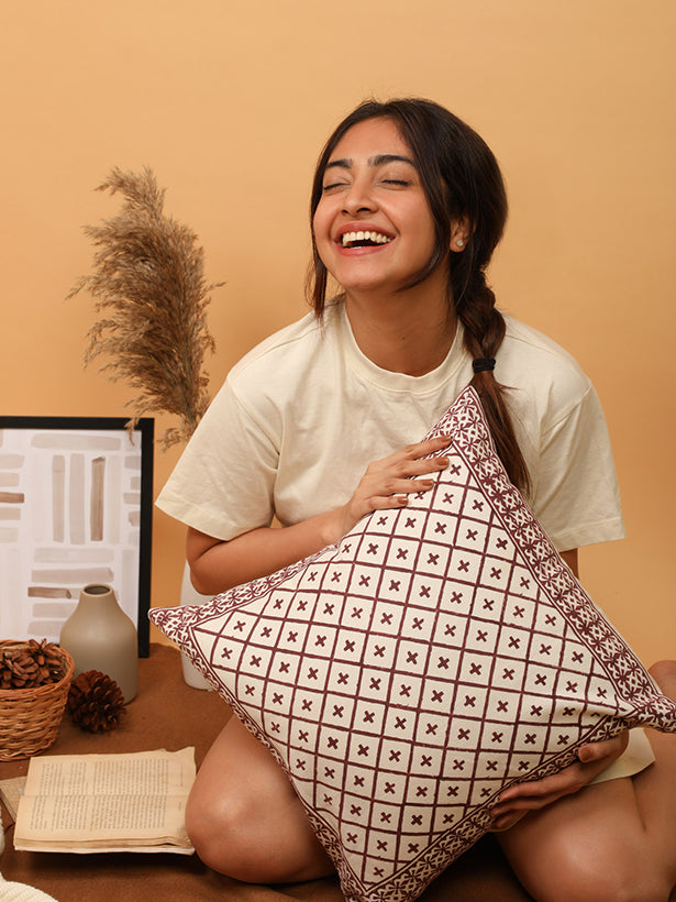 Buy Ayuda Homes Cushion Cover Online |AHC5| moher.in