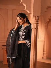 Womens Black Regular Kurti Sets