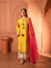 Womens Yellow Comfortable Kurti Sets