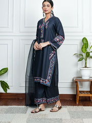 Womens Black Comfortable Kurti Sets