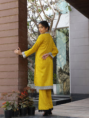 Womens Yellow Comfortable Kurti Sets
